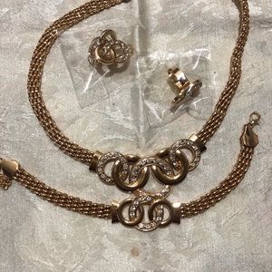Gold tone costume jewelry 4 piece set